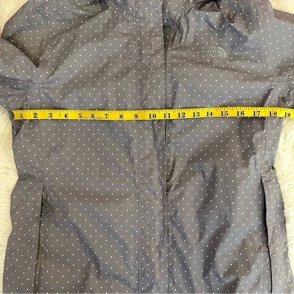 The North Face Resolve Women’s Gray White Rain Jacket Size: Medium - Picture 4 of 8